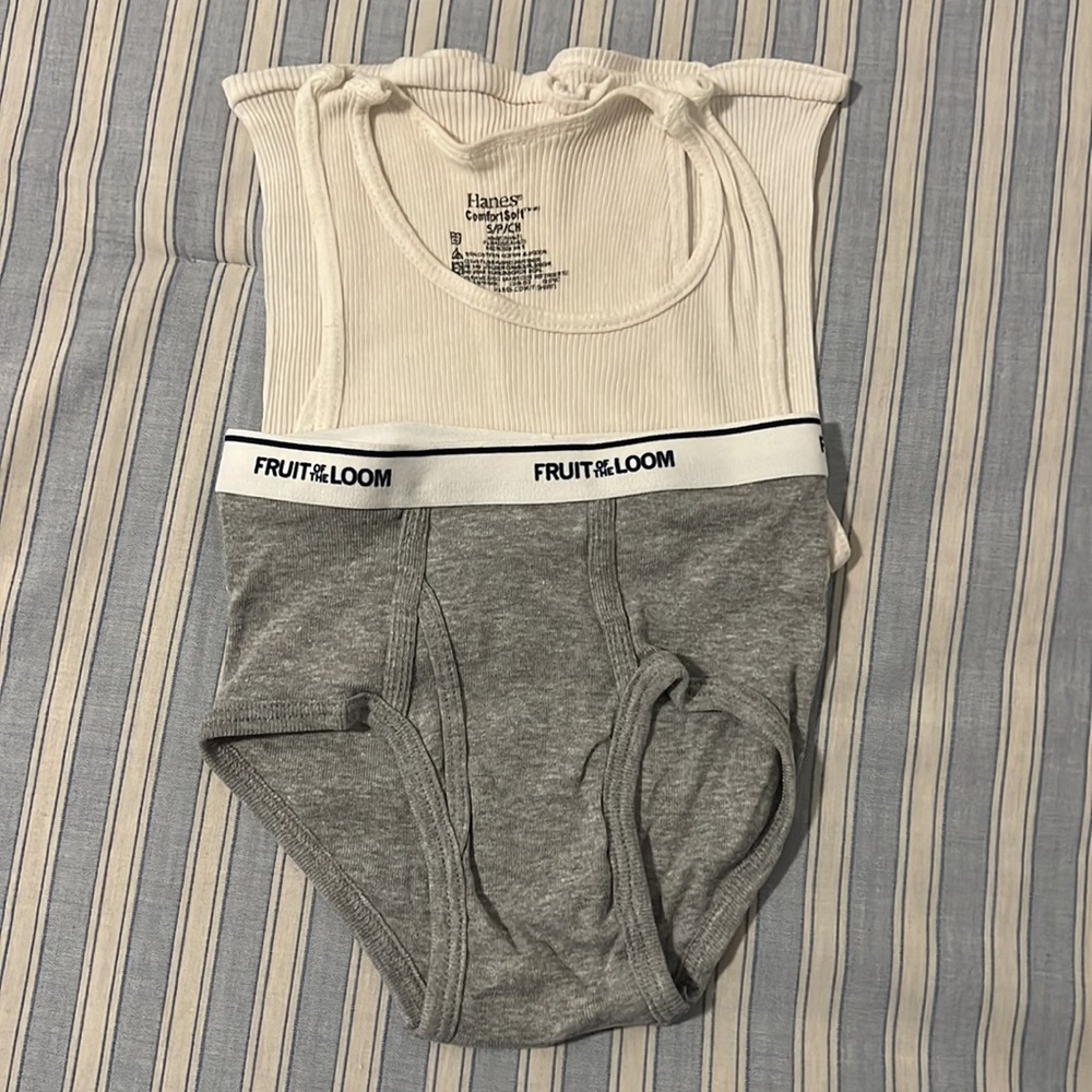 🆕 FRUIT OF THE LOOM BOYS UNDERWEAR   SIZE S - NWOT and Tank S/P